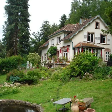Saint Ludel, Maison Des Animaux *