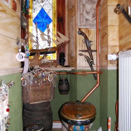 Oda ve Kahvaltı Saint Ludel, Maison Des Animaux *